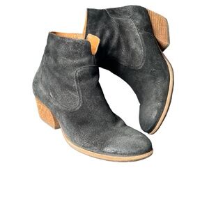 Black Suede Kork-Ease Booties-wear like a size 10.5